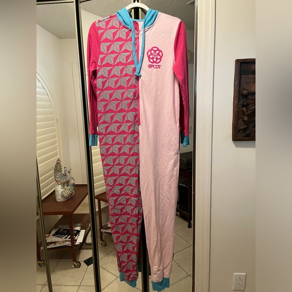 Disney Parks EPCOT Onesie Pajamas Size Small - Picture 3 of 4